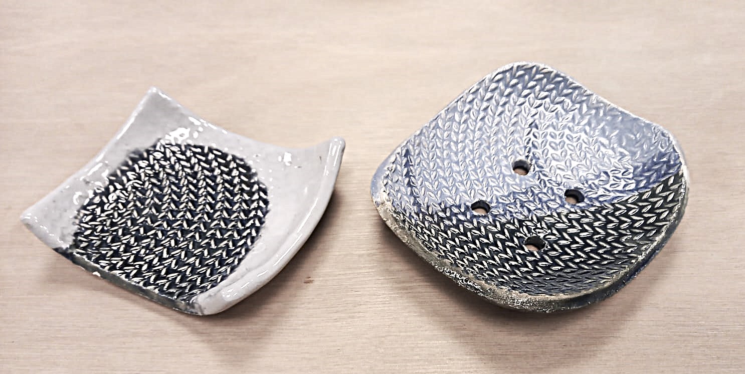 Piatti in ceramica con texture a rilievo