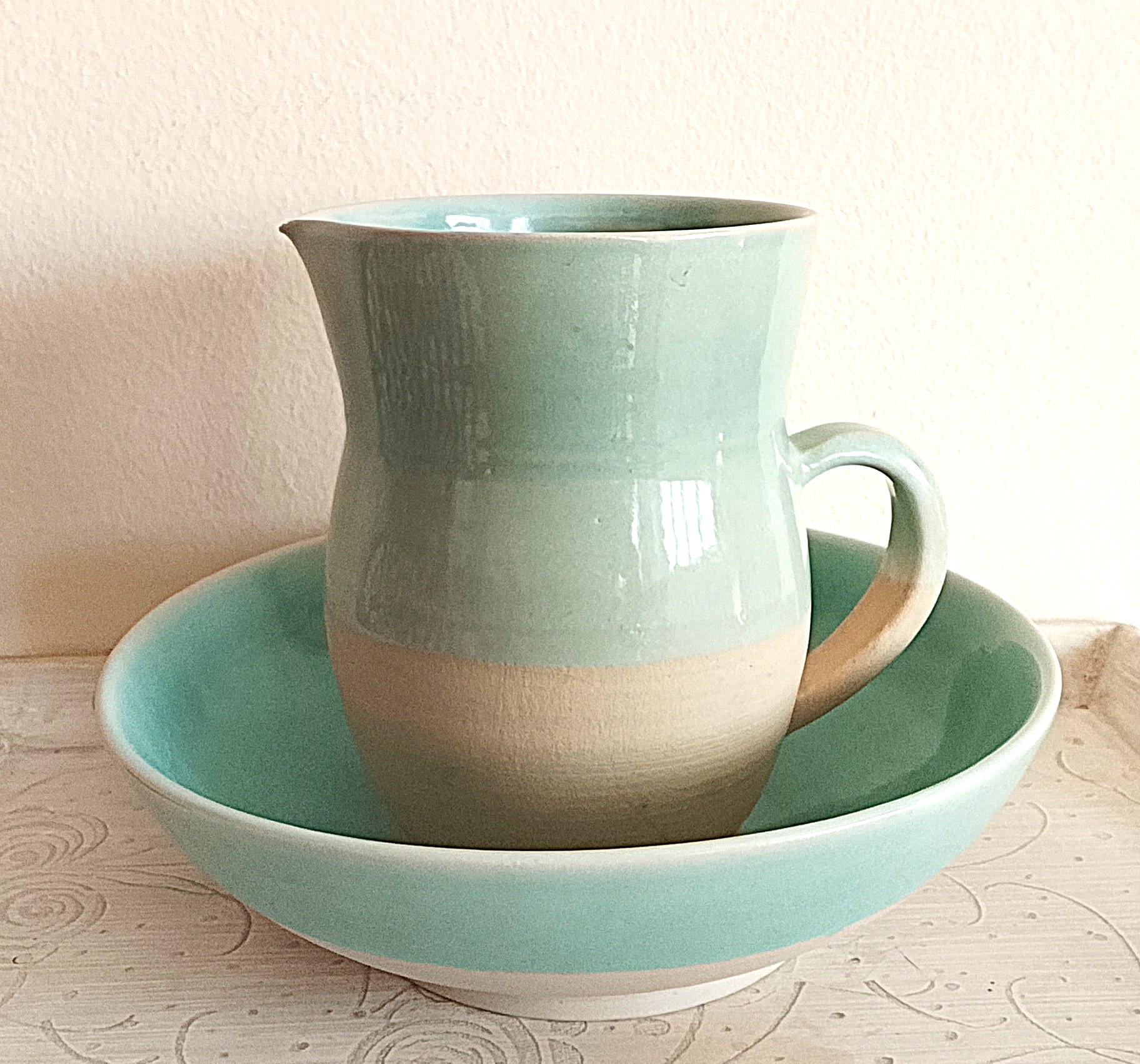Brocca e catino in ceramica verde acqua